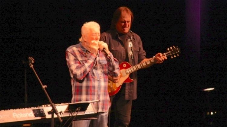 El precursor del 'blues rock', John Mayall, actuant a l'Auditori de Girona © ACN