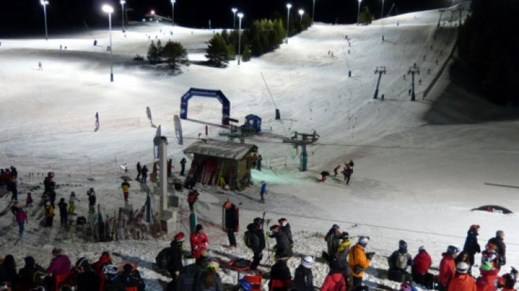 Més de 20.000 persones han pogut gaudir de l'esquí durant la nit a l'estació Masella © ACN