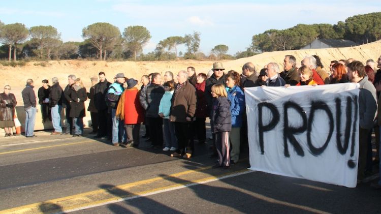 Un moment de la concentració que ha aplegat un centenar de persones © ACN
