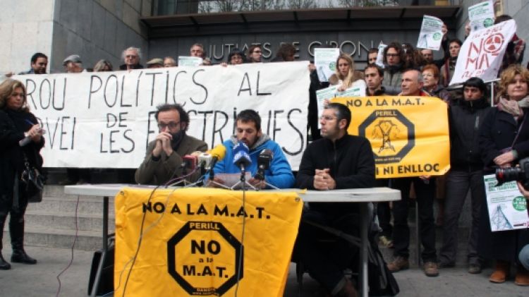 Concentració en suport dels imputats davant els Jutjats de Girona © ACN