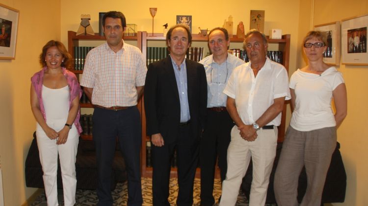 Foto d'alguns dels membres de la candidatura de Joan Antoni Mulà, aquest matí al Col·legi de Periodistes © ACN