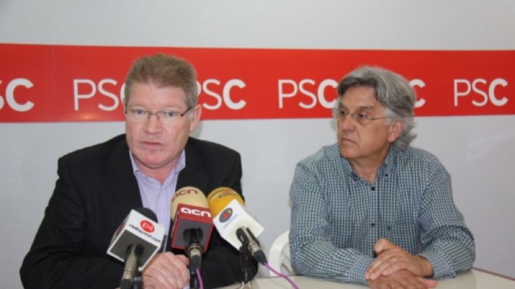 L'alcalde de Palafrugell i primer secretari del PSC de Girona, Juli Fernández, durant la roda de premsa  © ACN