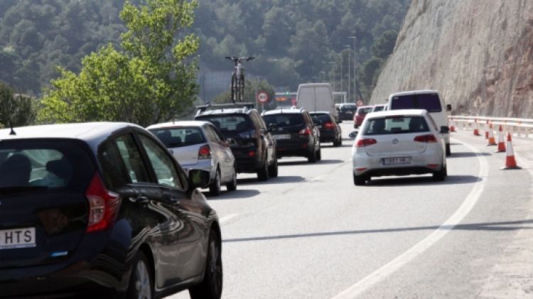 Trànsit intents aquest dijous a la tarda per entrar al túnel del Bruc direcció Lleida © ACN
