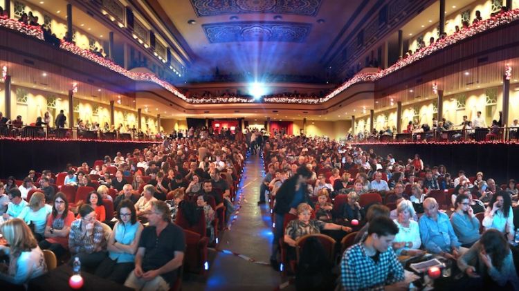 El teatre Jardí es va omplir de gom a gom © Joan Castro/ICONNA