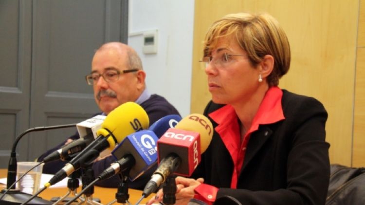 Pia Bosch i Manel Nadal, anunciant la dimissió en bloc de nou membres de l'executiva © ACN