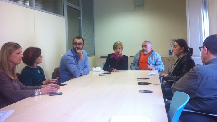 Els set membres del grup municipal del PSC a Girona, reunits aquest matí