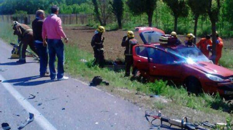 Un dels vehicles sinistrats on viatjava la víctima mortal © Bombers