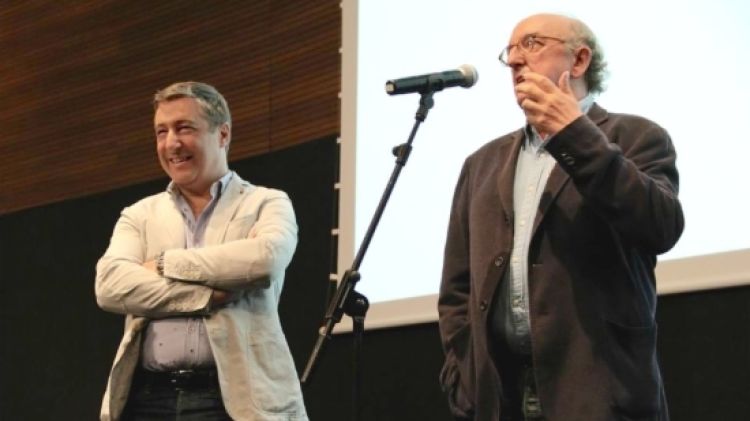 Joan Roca, del celler de Can Roca, escolta el discurs de Jaume Roures © ACN