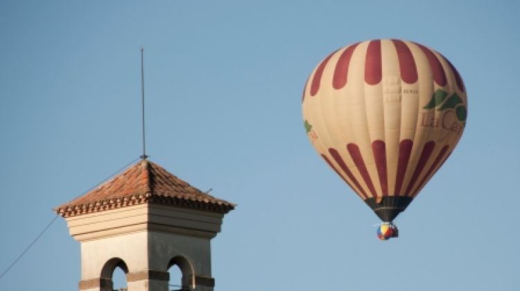 La pilota s'ha llançat des d'un globus aerostàtic © ACN