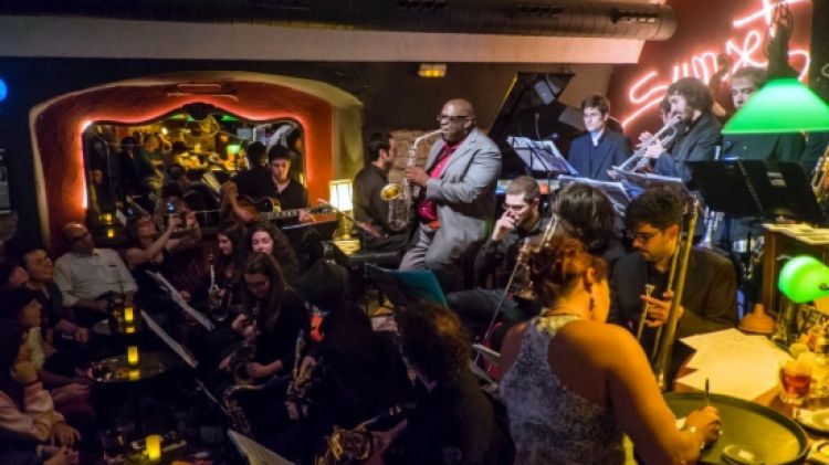 L'actuació de Jesse Davis acompanyat de la Jove Big Band de Girona © Jordi Renart