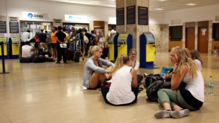 Turistes a l'Aeroport de Girona, aquest estiu © ACN