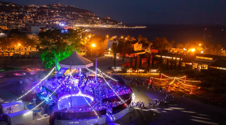 El 5è Nits de Circ proposa una desena d'espectacles sobre una pista aquàtica a Roses i Besalú