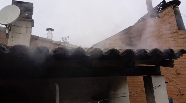 Un incendi a Llagostera afecta dues cases adjacents
