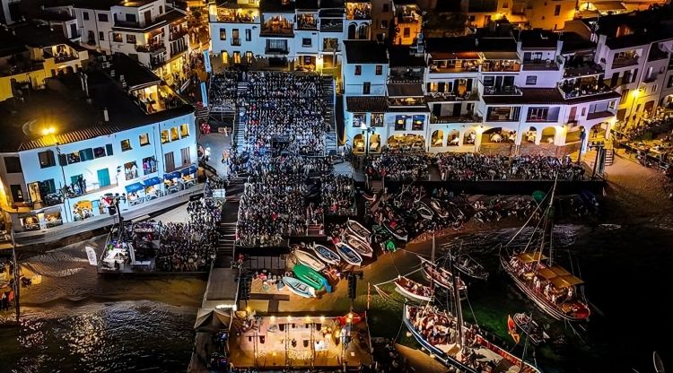 La Cantada d’Havaneres de Calella es manté malgrat l’incendi de les Gavarres