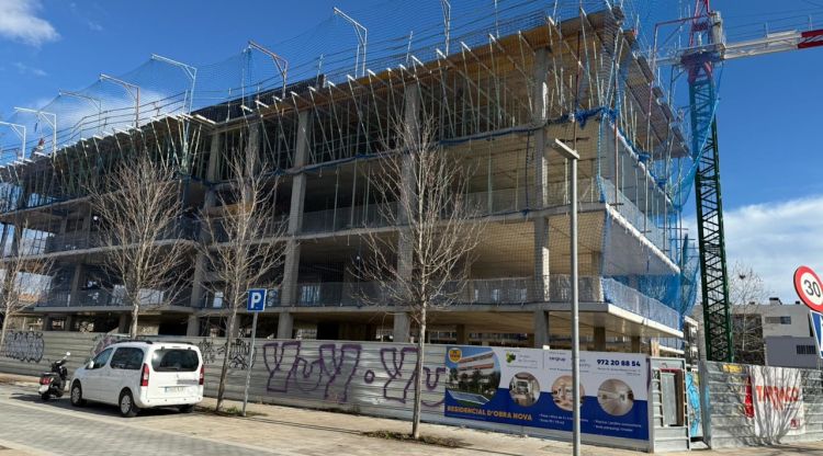 Girona bat un màxim de setze anys en habitatges visats, però el creixement és mínim