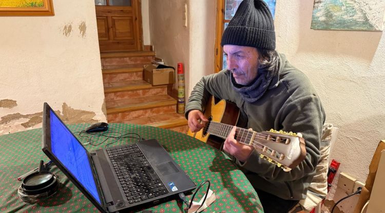 Un músic bisbalenc transcriu peces de música clàssica inèdites per a escenaris d'arreu del món
