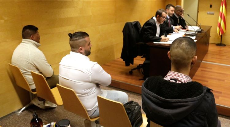 Els acusats d'intentar matar apunyalant un jove a Santa Coloma de Farners neguen la motivació racista