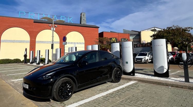 La potència de recàrrega elèctrica a Girona creix un 26% en un any