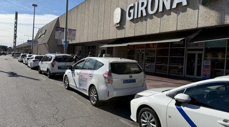 Els taxistes de Girona denuncien intrusisme i reclamen més controls contra els ''taxis pirates''