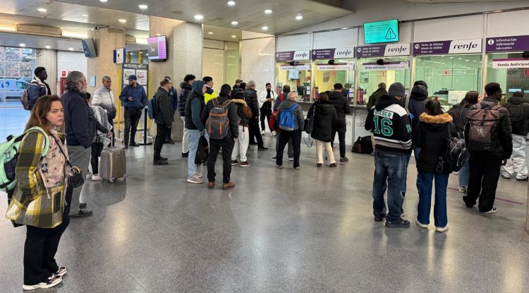 Els usuaris de Rodalies a Girona busquen alternatives arran de la suspensió del servei