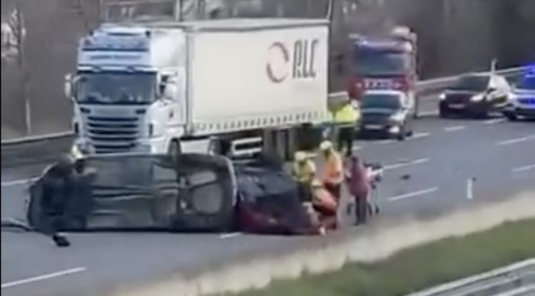 Tres ferits, dos d'ells greus, en un triple xoc a l'AP-7 a Salt