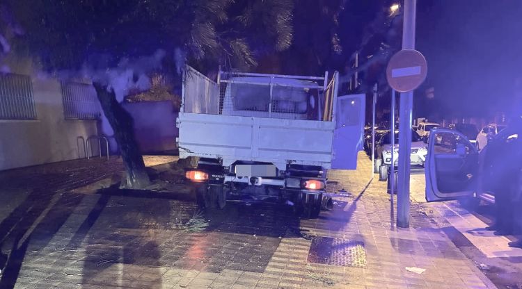 Detingut un menor a Figueres que fugia d’un control i conduïa temeràriament una furgoneta robada