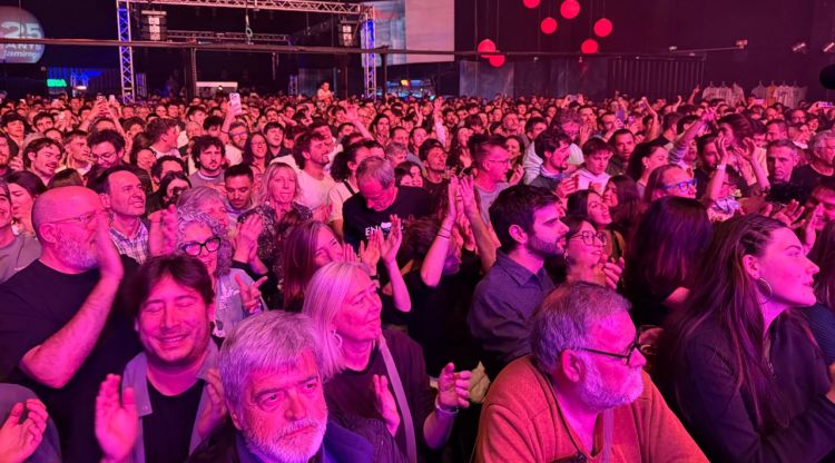 La Ludwig Band fa vibrar la Mirona de Salt amb la presentació del seu 'Pel barri es comenta'