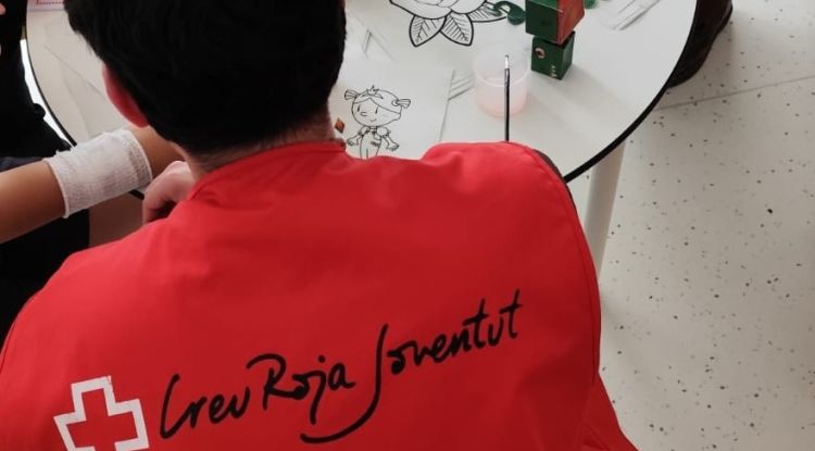 Creu Roja Joventut va atendre més de 1.200 infants hospitalitzats al Trueta durant el 2025