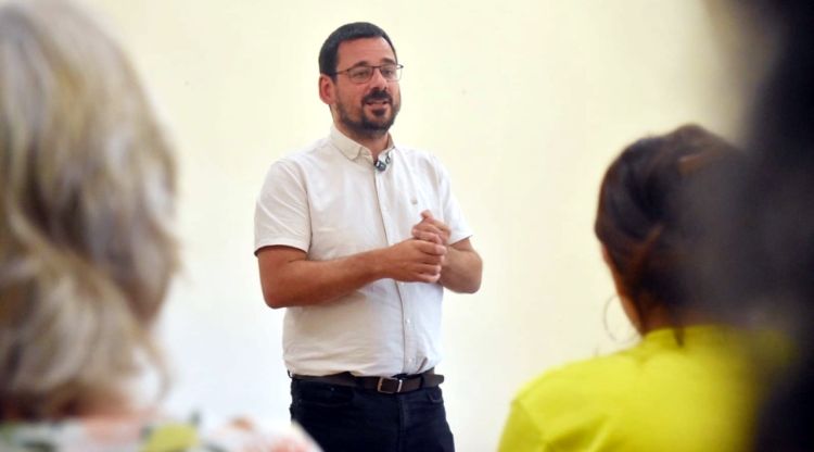 Salellas reivindica una CUP forta davant un PSC que qualifica de ''partit del règim''