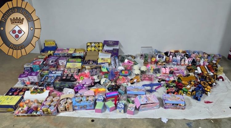 Comissen més de 1.200 articles abans destinats al top manta de Roses