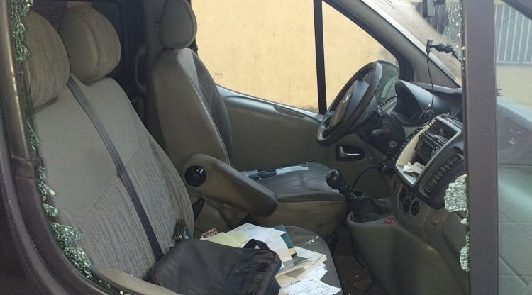 Investiguen una vintena de robatoris en cotxes a la Bisbal d'Empordà en només dues nits