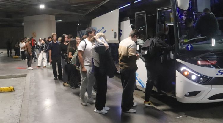 Usuaris del bus de Vidreres a Girona denuncien la saturació del servei i reclamen més places